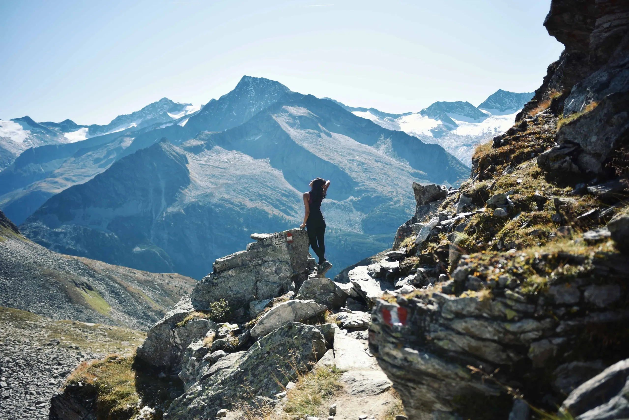 mountain hiking trails for beginners in the Alps