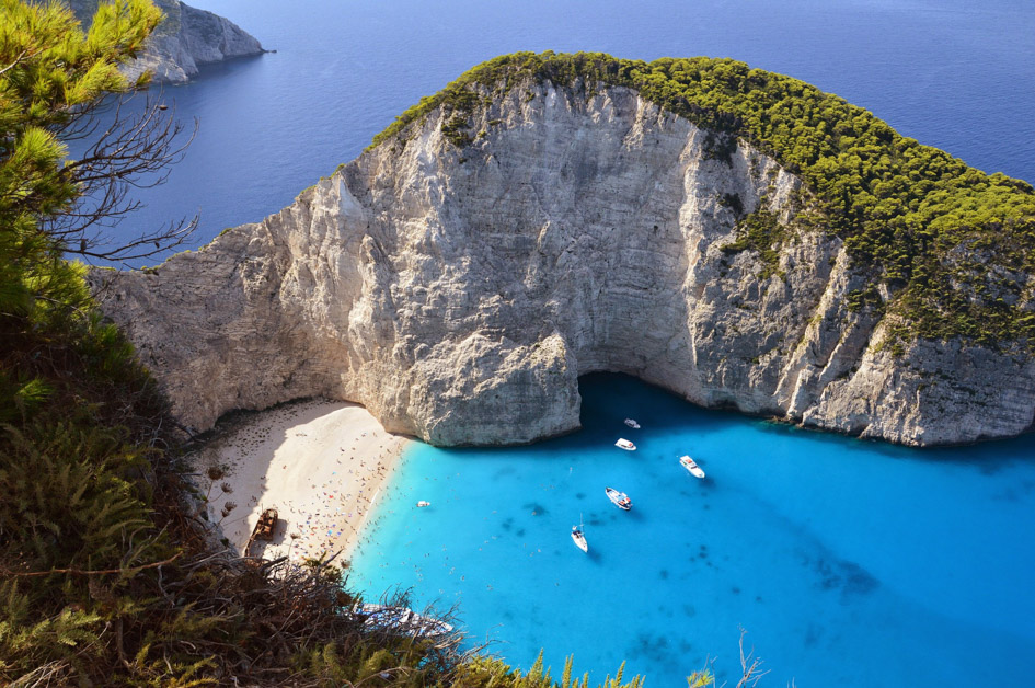island-hopping itineraries in Greece for beginners