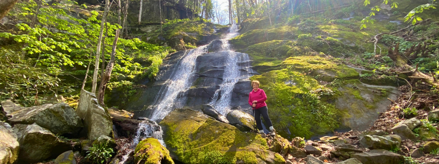 travel destinations with scenic hiking trails