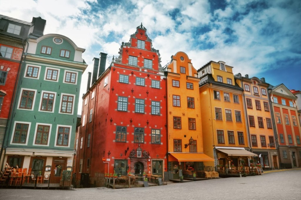 travel destinations with colorful old towns