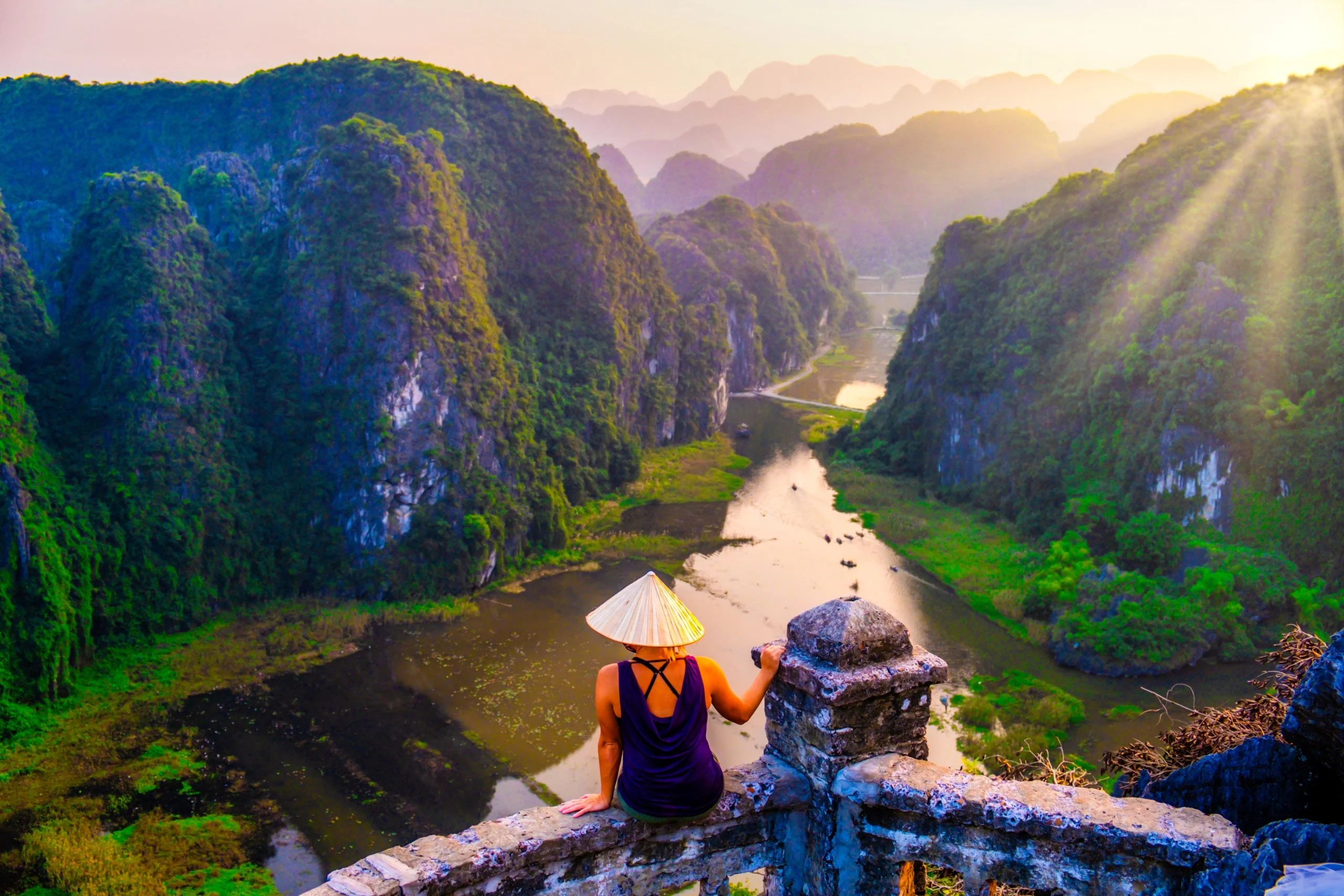 how to travel full time and work remotely