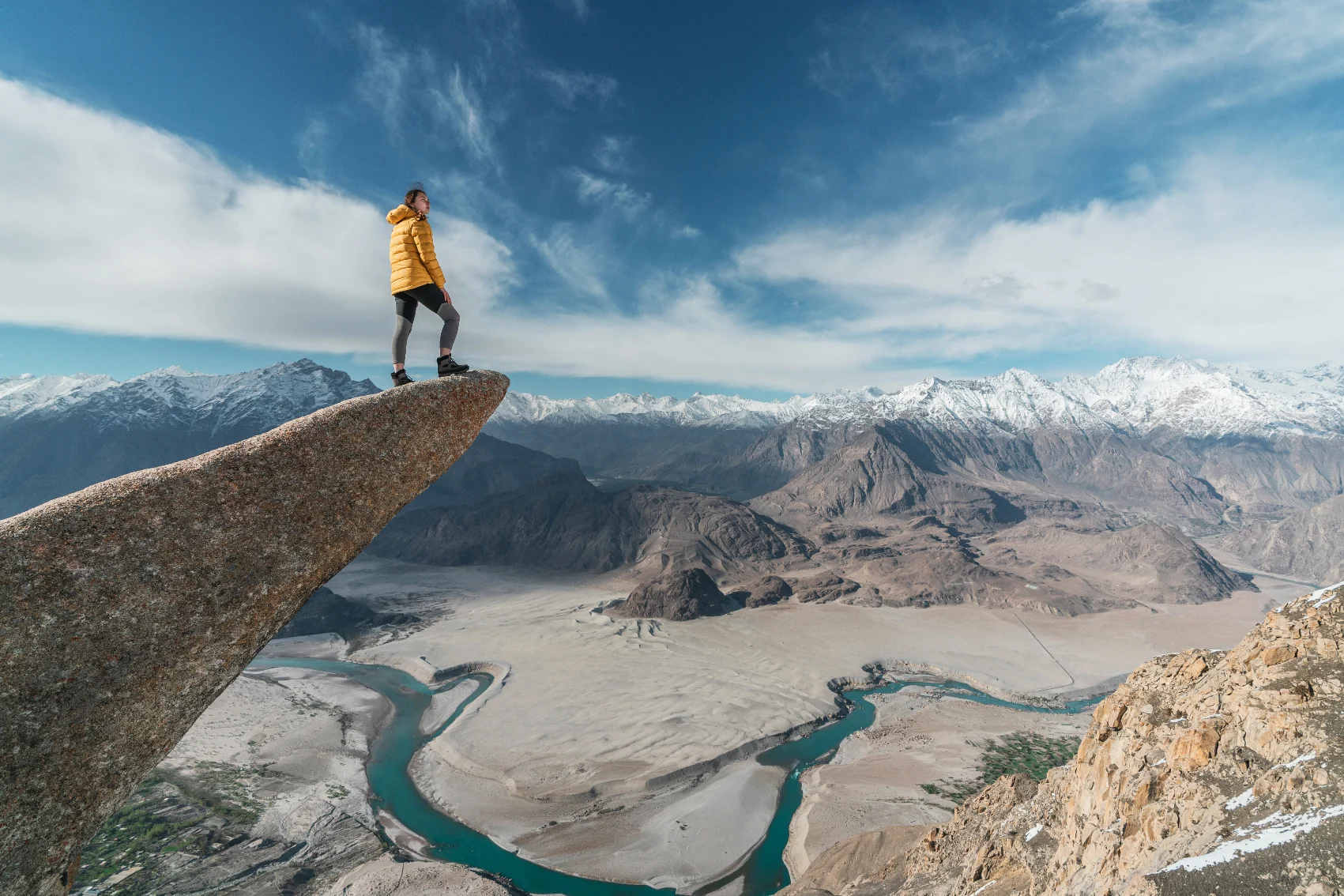 top mountain trekking destinations in pakistan for beginners