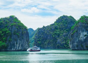 Cruise Vacations: What to Expect and Why They Remain Popular