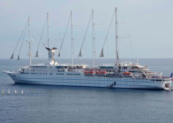 Luxury Cruises: The Definitive Guide to Sailing in Style