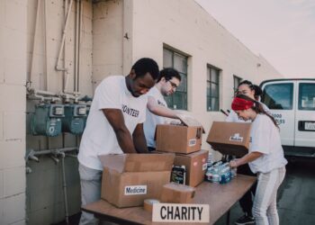 Volunteer Travel Programs: The Complete Guide to Giving Back While Seeing the World